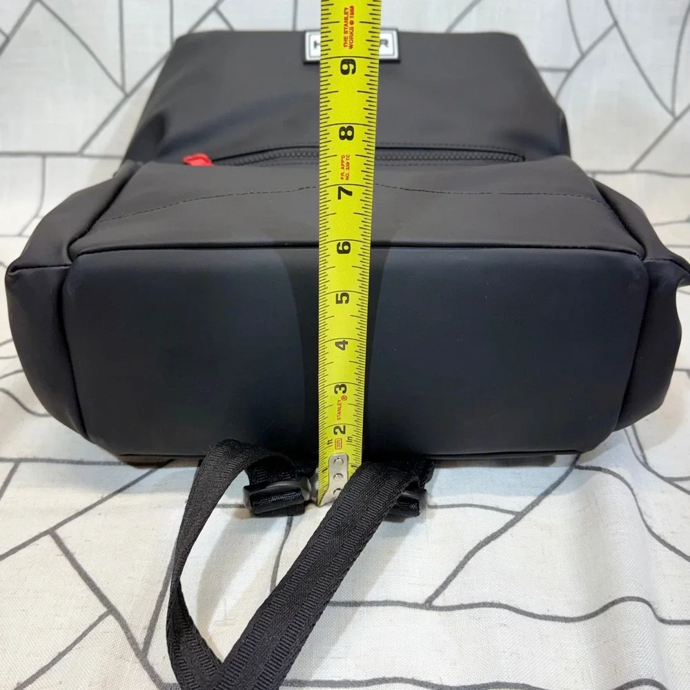 Hunter Original Topclip Backpack NWT One Size Black Rubberized Water Resistant‎